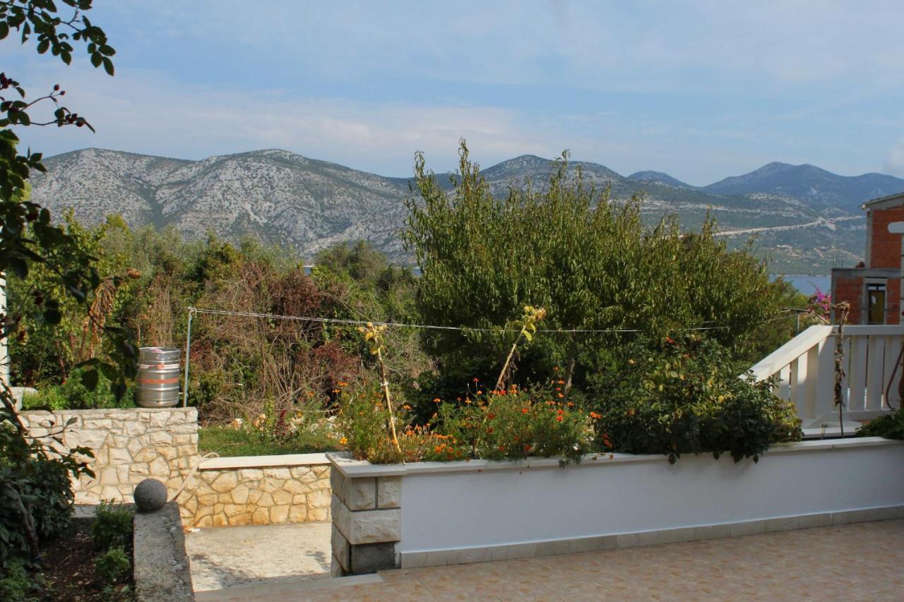Seaside Apartments With A Swimming Pool Kneza, Korcula - 9269 Racisce Exterior photo